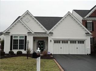 1031 Kellington Dr, Carnegie, PA 15106