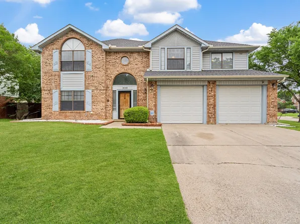 303 Hopewell St, Grand Prairie, TX 75052
