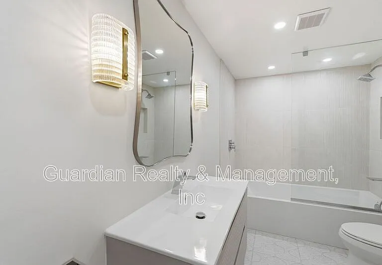 6819 E Paradise Pkwy — Photo 23
