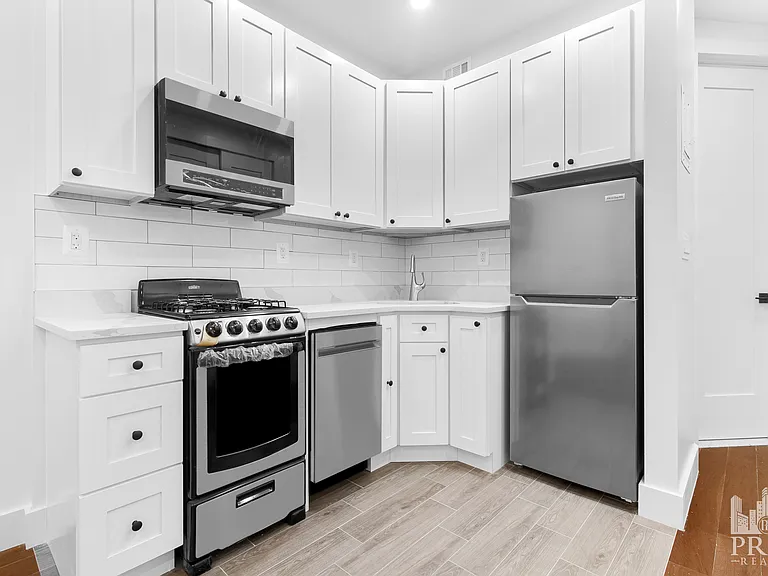 335 E 81st St #2A — Photo 4