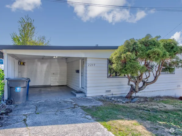 2217 NE 6th Place, Renton, WA 98056