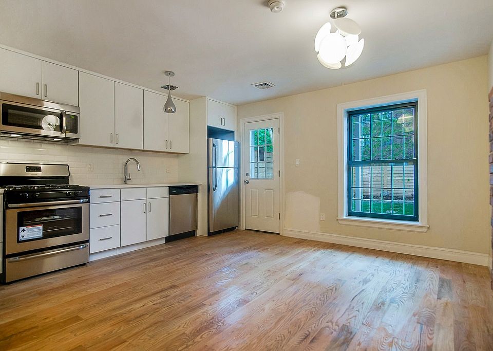 2nd image of 814 # A Quincey St #3