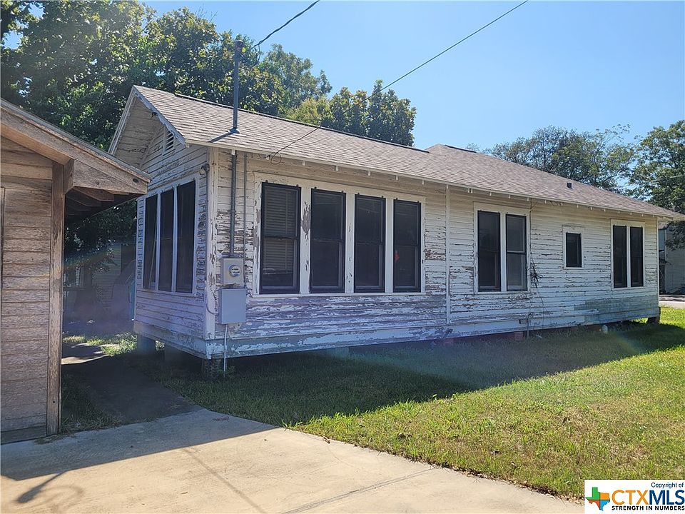 1010 N De Leon St, Victoria, TX 77901 MLS 486962 Zillow