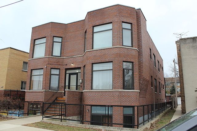 1st image of 5644 N California Ave APT 1N