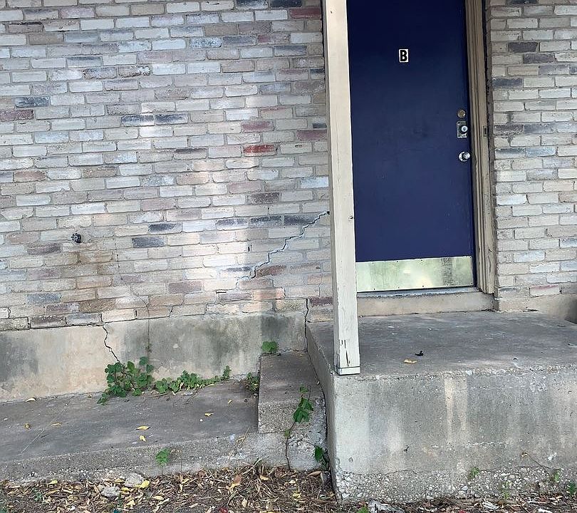 1st image of 1912 Valley Hill Cir #B