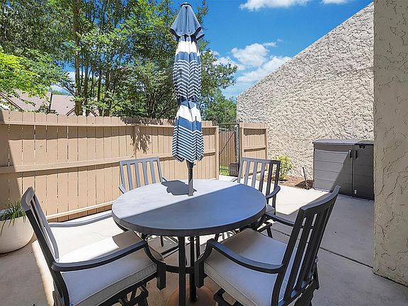 5th image of 12227 Glenview Dr