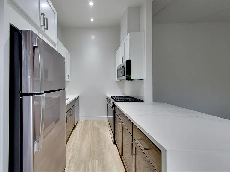 Riverwood Apartments — Photo 72