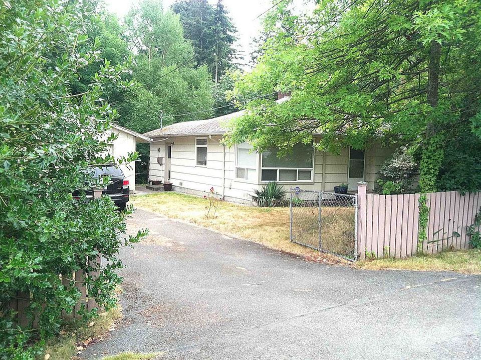 2nd image of 4003 NE 135th St