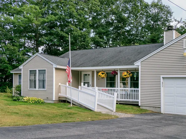 40 Hillcrest Drive, Kennebunk, ME 04043
