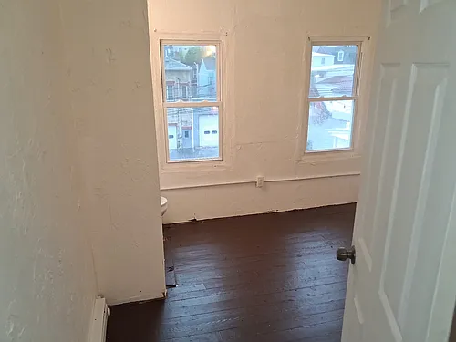 1304 Market St Photo 1