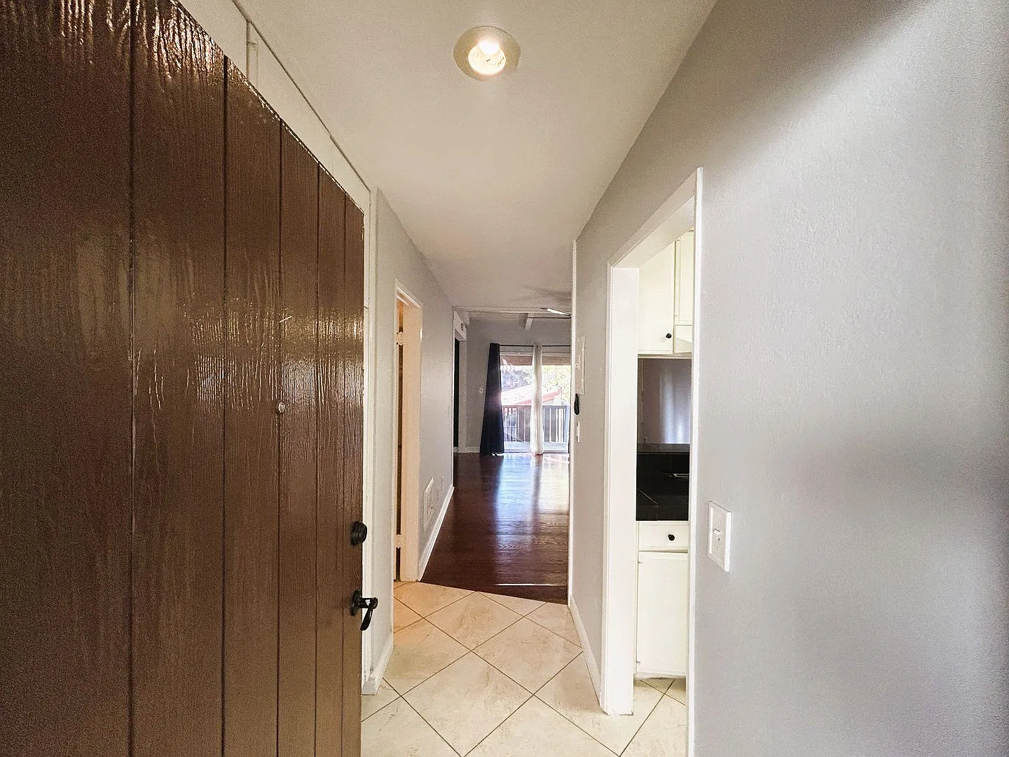 1040 W. MacArthur — Photo 2