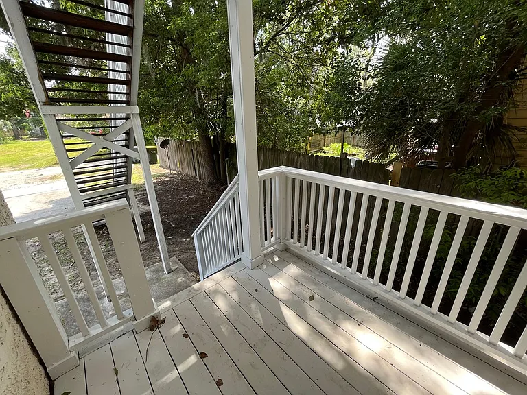 825 E Henry St — Photo 14