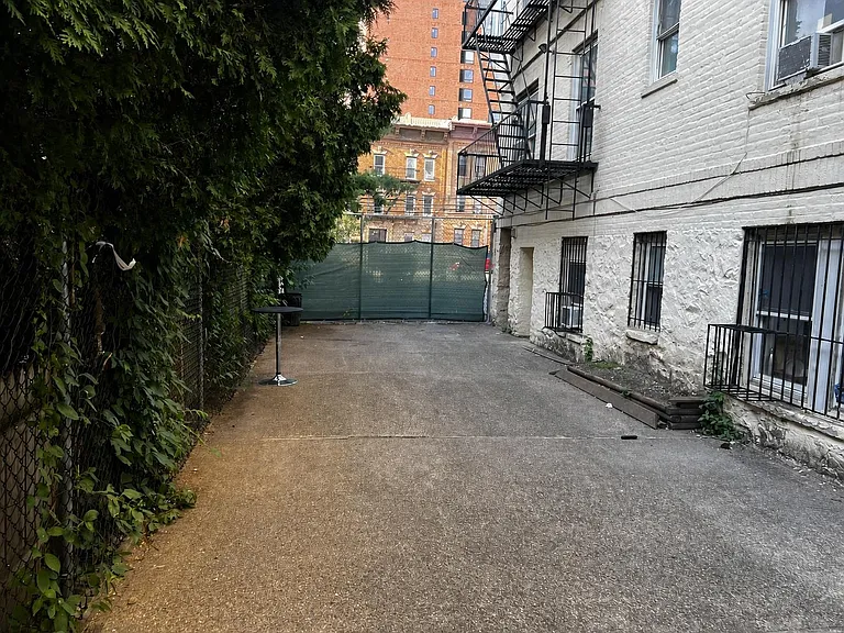 135 Van Wagenen Ave #4B — Photo 14