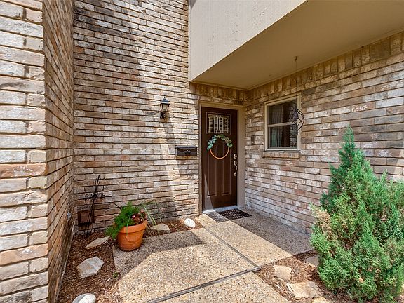 3rd image of 3102 Eastpark Dr