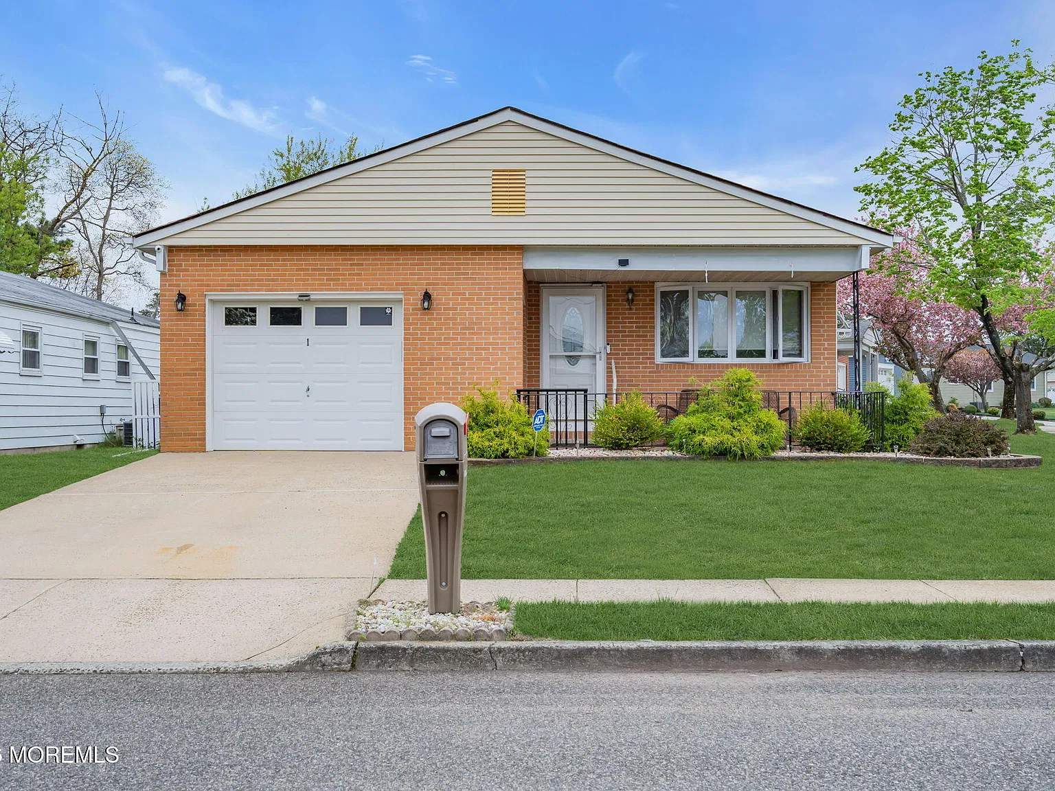 2 bed, 1232 sqft, $2,600 — Photo 4