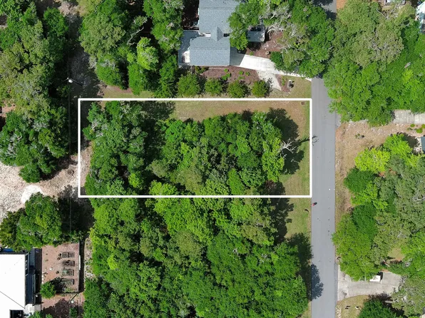109 Juniper Road, Pine Knoll Shores, NC 28512