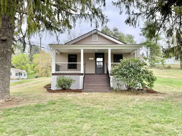 118 Sunset Ave, Troutville, VA 24175