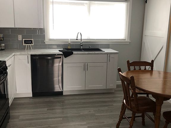 4th image of 606 N Woodlawn Ave