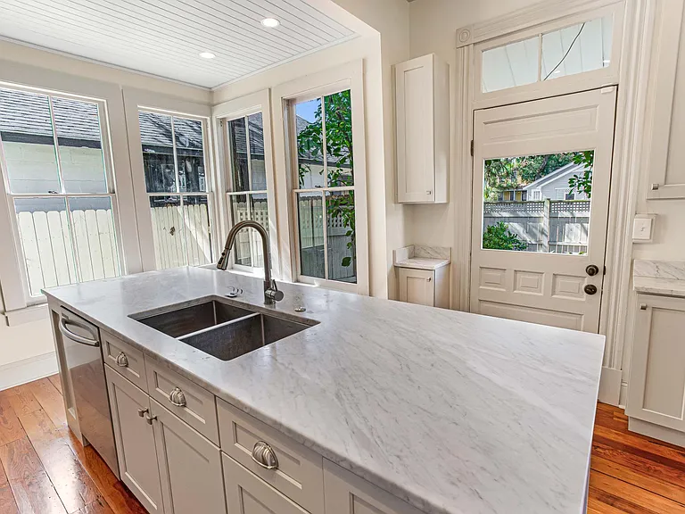 2506 Jefferson St — Photo 26