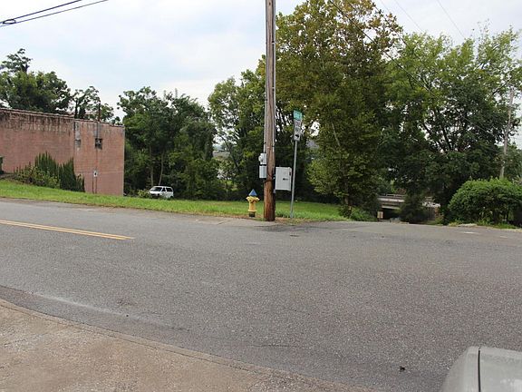 2nd image of 507 Ellis Ave