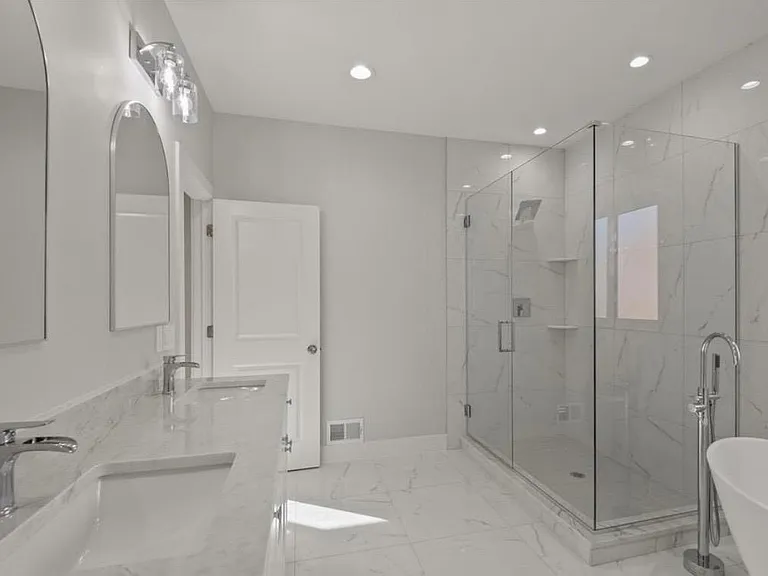 5636 Paris Dr — Photo 19