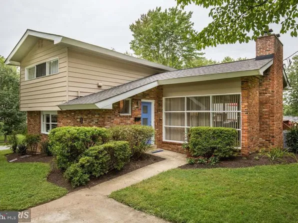 8 Gruenther Ct, Rockville, MD 20851