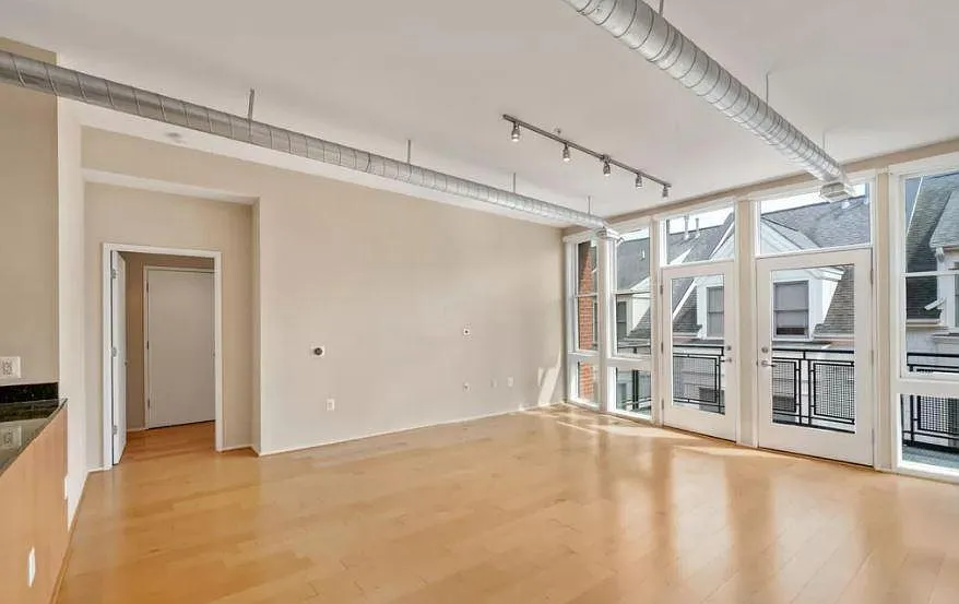 Building Photo - 3800 Lee Hwy #405