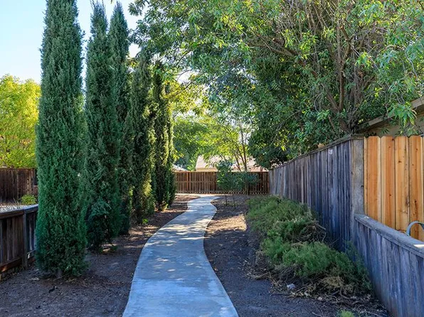 420 Fusco Ave, Modesto, CA 95354