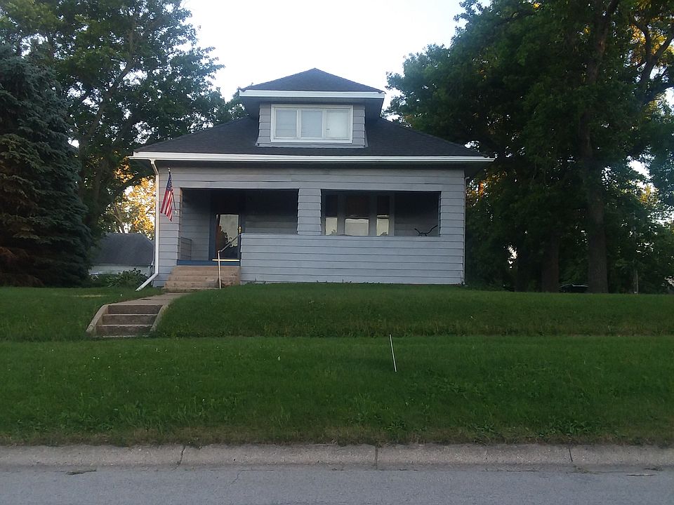 1st image of 301 Glad St