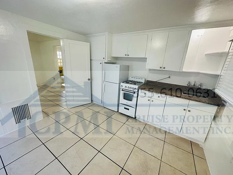 120 N Palmway — Photo 14