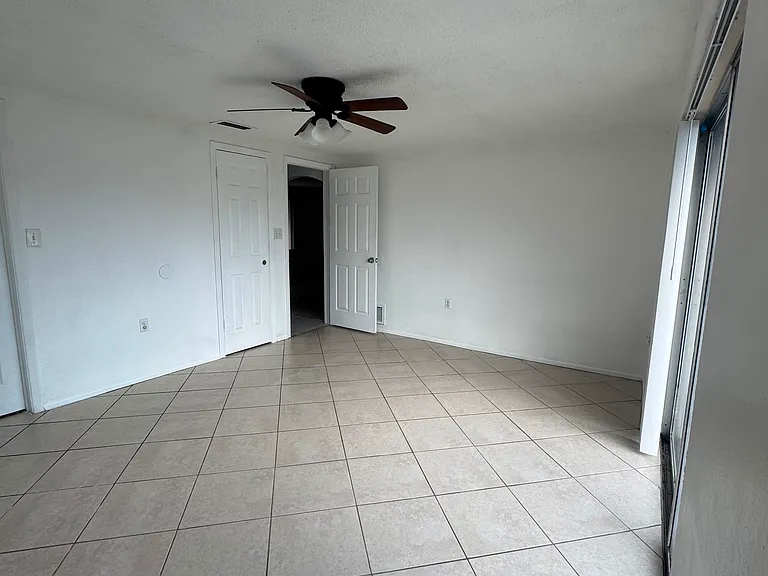 7725 Bloomfield Dr — Photo 13