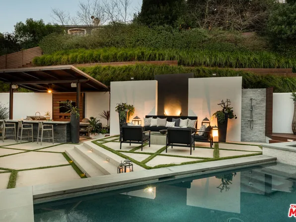 12047 Summit Cir, Beverly Hills, CA 90210