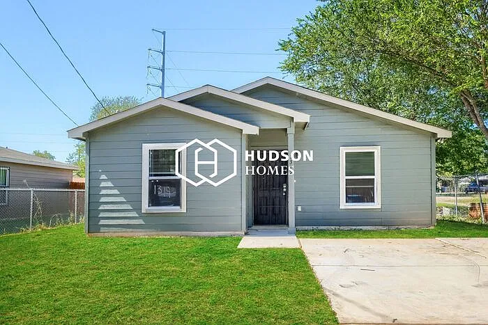 3 bed, 2.0 bath, 1090 sqft, $965 — Photo 1