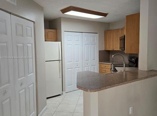 6272 NW 186th St APT 110, Hialeah, FL 33015