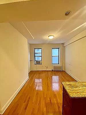 2nd image of 172 E 92nd St APT 3e