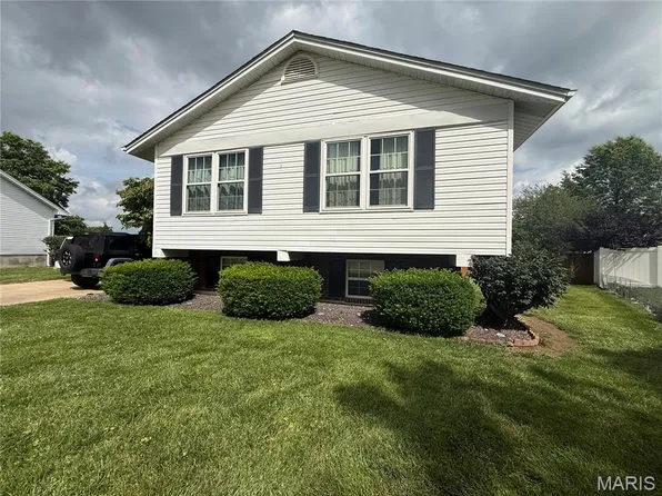 308 Field View Ct, Saint Charles, MO 63304