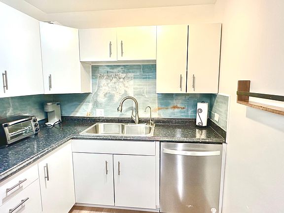 5th image of 630 SE 2nd Ave #630