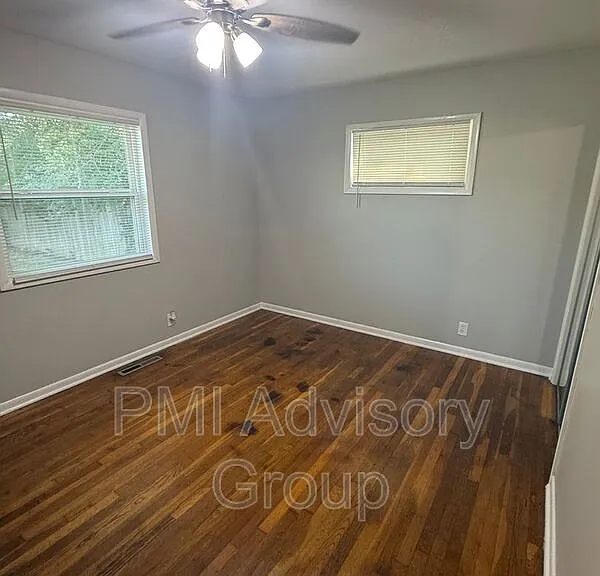 1414 SW 32nd St — Photo 11