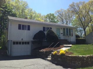88 Lilyan St, Waldwick, NJ 07463