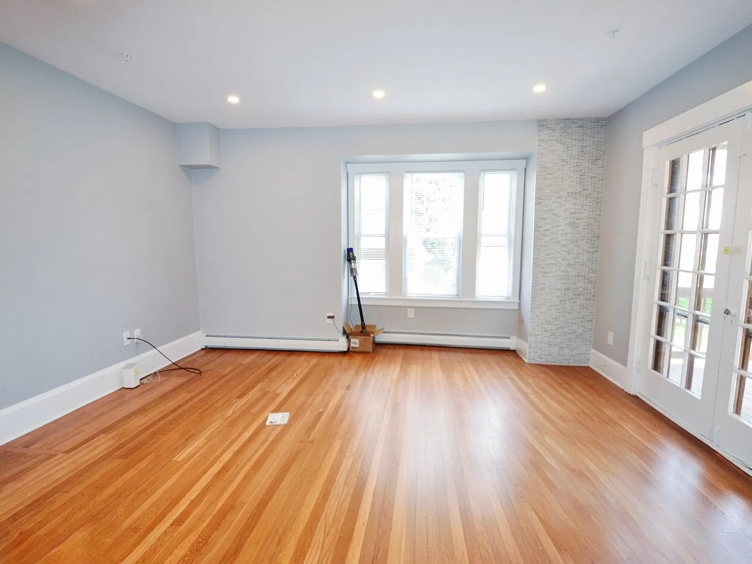 4 bed, 1500 sqft, $7,600 — Photo 3
