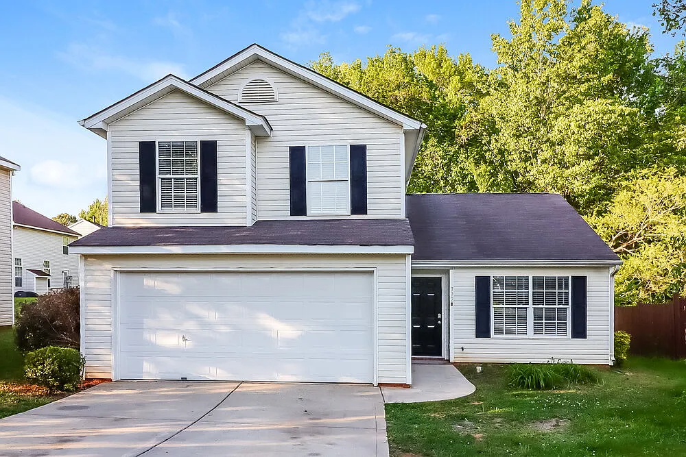 3 bed, 2.5 bath, 1563 sqft, $2,390 — Photo 1