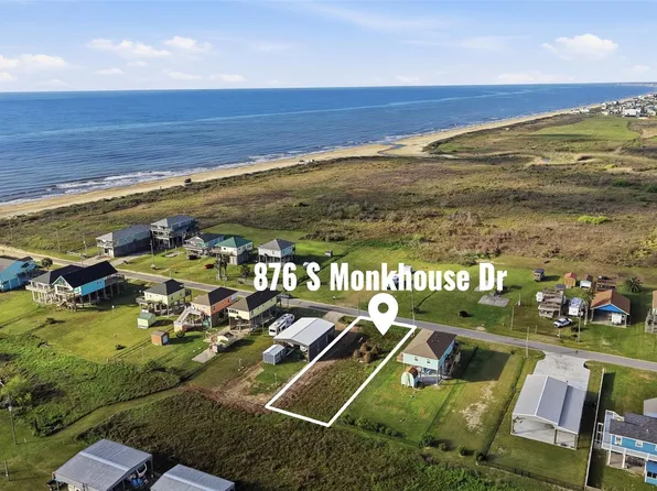 876 S Monkhouse Dr, Crystal Beach, TX 77650
