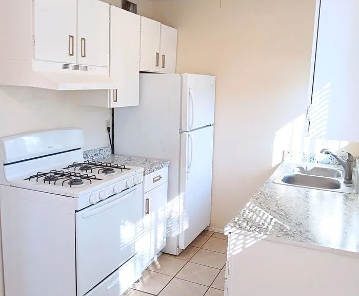 2933 N Geronimo Ave — Photo 2