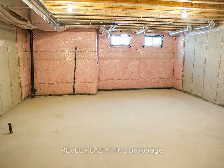 62 Munro Cir — Photo 19