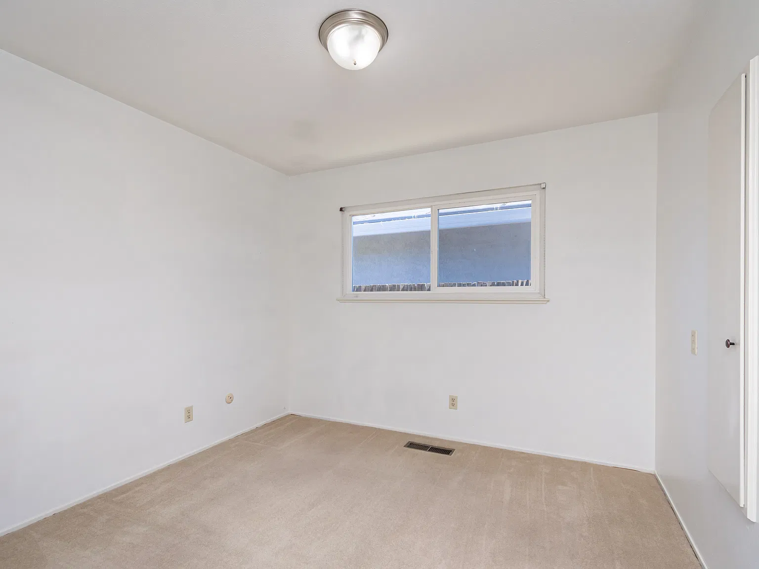 3 bed, 1639 sqft, $2,900 — Photo 4