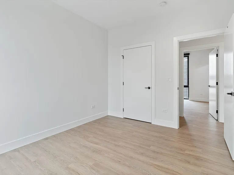 3140 Clybourn — Photo 71