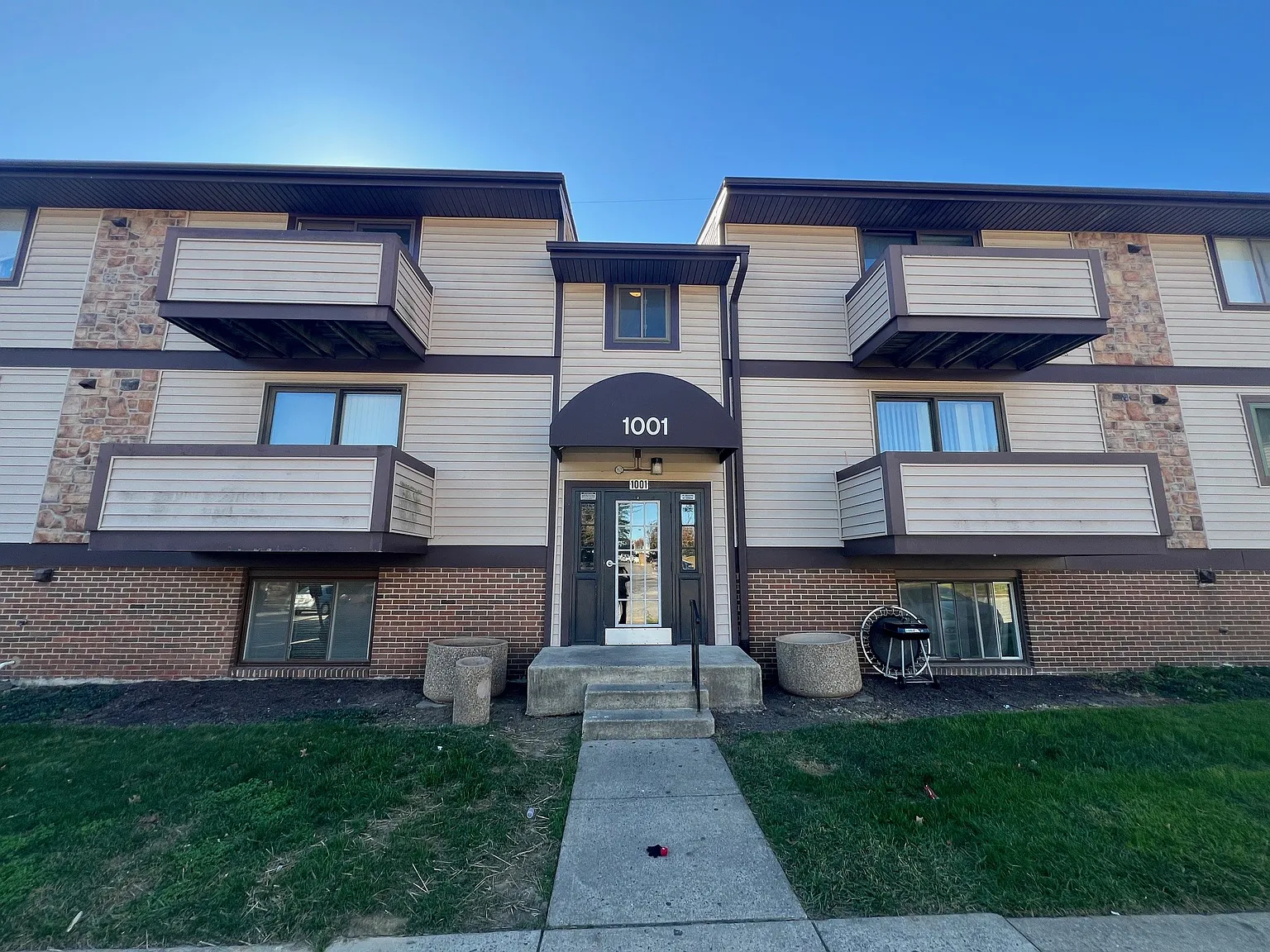 1001-E Heather Ridge Drive — Photo 1