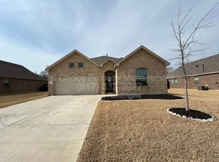 213 Post Oak St, Azle, TX 76020
