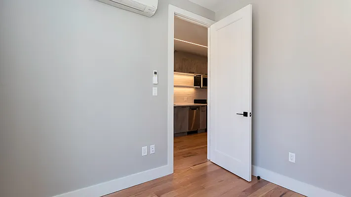 Rented by Nooklyn NYC LLC | media 17