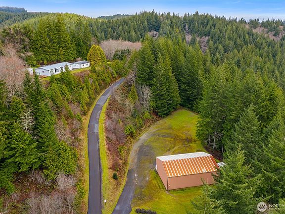 4th image of 92 Evergreen Lane
